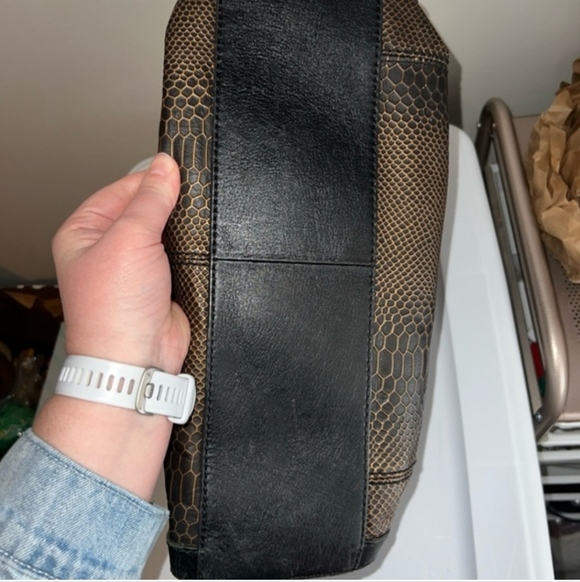 Fossil Elegant Black and Brown Shoulder Bag - Picture 11 of 12